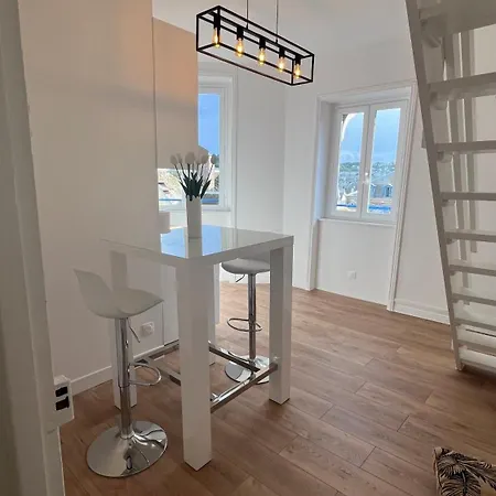 100 M De La Mer, Sauna, Wifi Apartmán *
