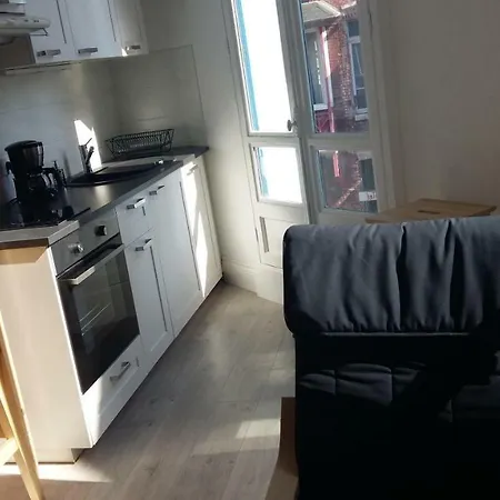 100 M De La Mer, Sauna, Wifi *