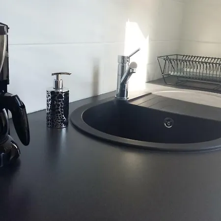 100 M De La Mer, Sauna, Wifi Apartmán *