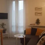 100 M De La Mer, Sauna, Wifi شقة *