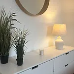 شقة 100 M De La Mer, Sauna, Wifi