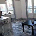 100 M De La Mer, Sauna, Wifi דירה