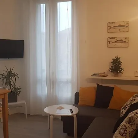 100 M De La Mer, Sauna, Wifi アパート *