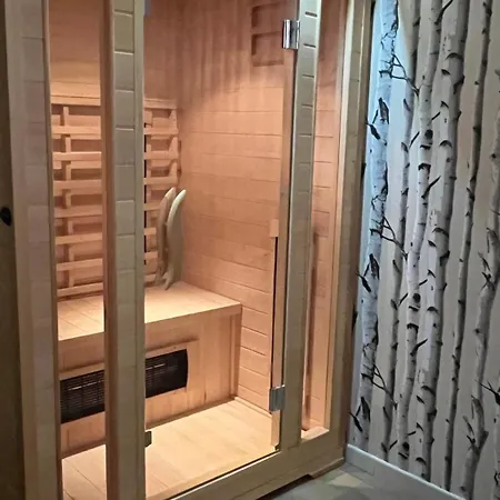 100 M De La Mer, Sauna, Wifi *