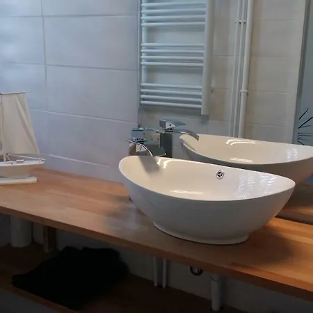 100 M De La Mer, Sauna, Wifi メール・レ・バン