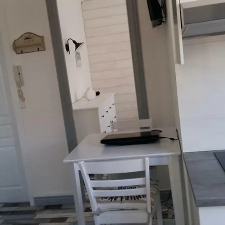 דירה 100 M De La Mer, Sauna, Wifi *