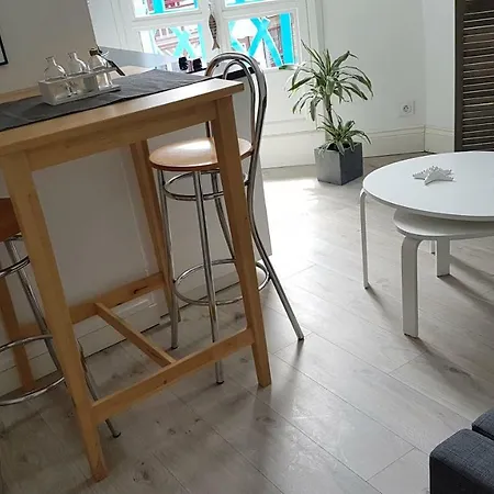 100 M De La Mer, Sauna, Wifi Apartment