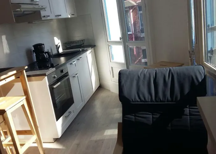 100 M De La Mer, Sauna, Wifi *