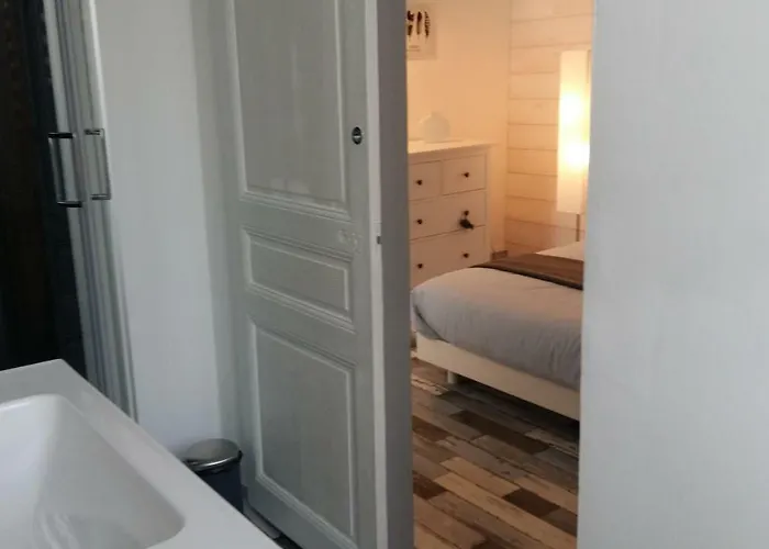 100 M De La Mer, Sauna, Wifi Apartment